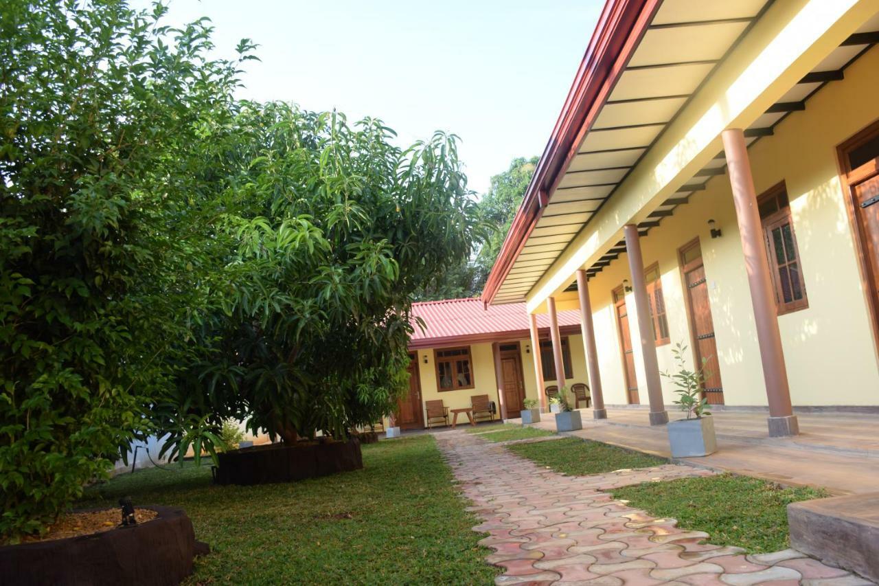 Gold Inn Dambulla Exterior foto