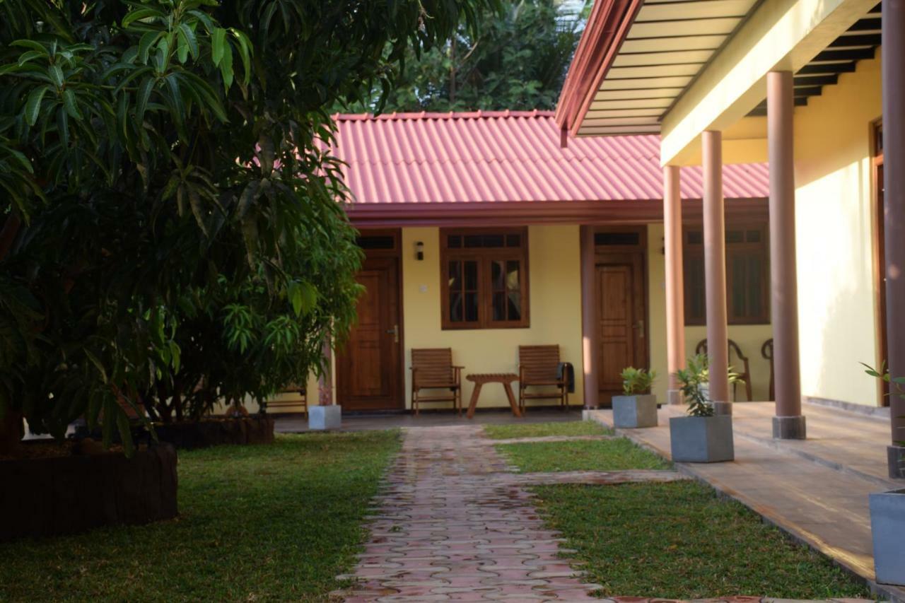 Gold Inn Dambulla Exterior foto
